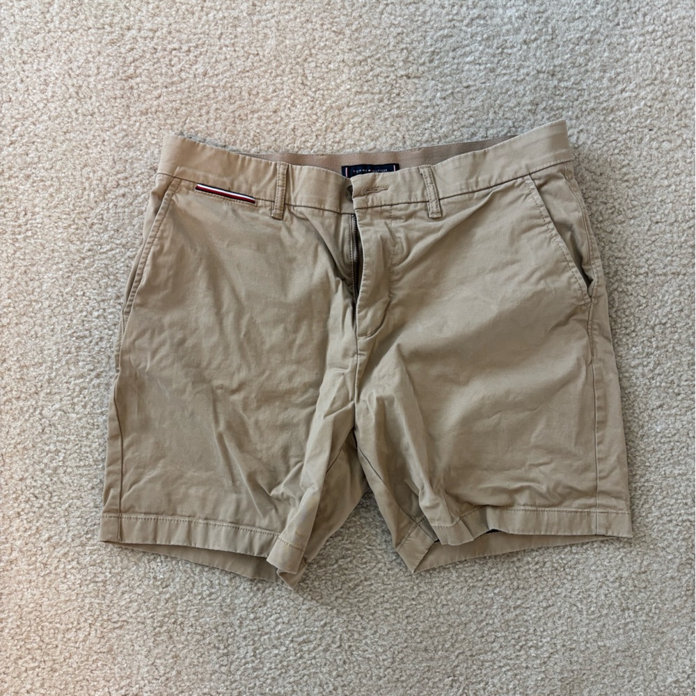 Tommy Hilfiger Flex 7” Khaki Shorts
